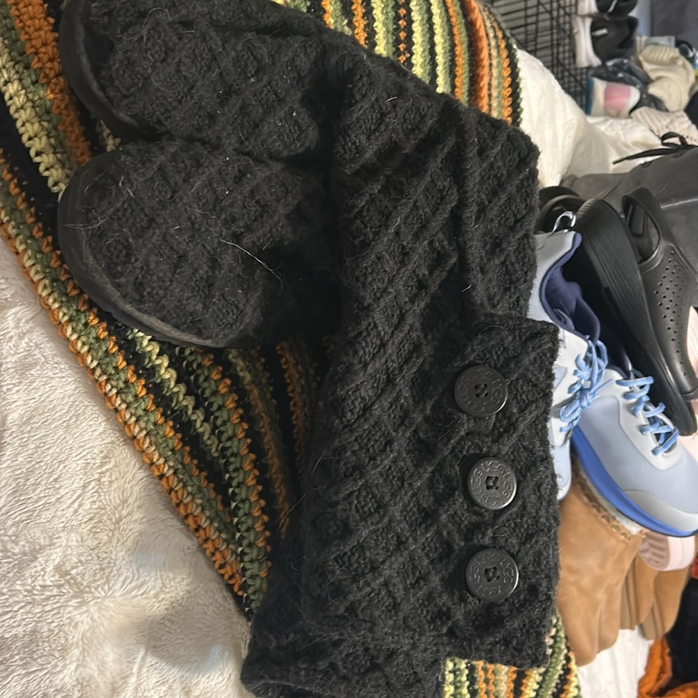 Ugg Black Lattice Button Boot Size 10 - Picture 2 of 5